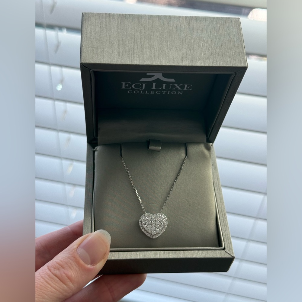 18k White Gold 1ctw Diamond Heart Necklace